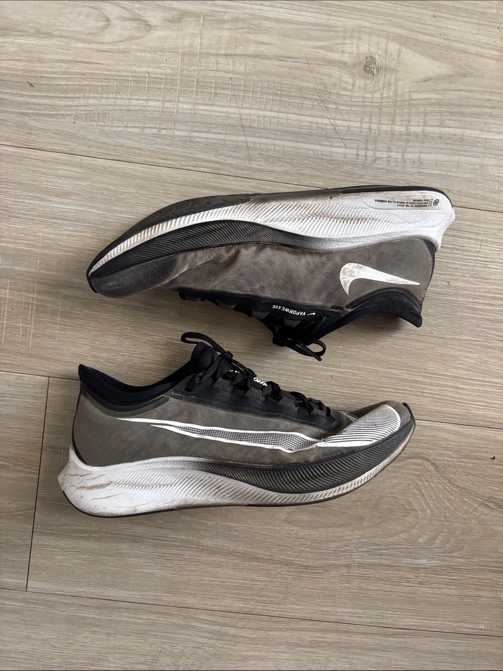 Nike Running zoom fly 3 Shoes in black and White